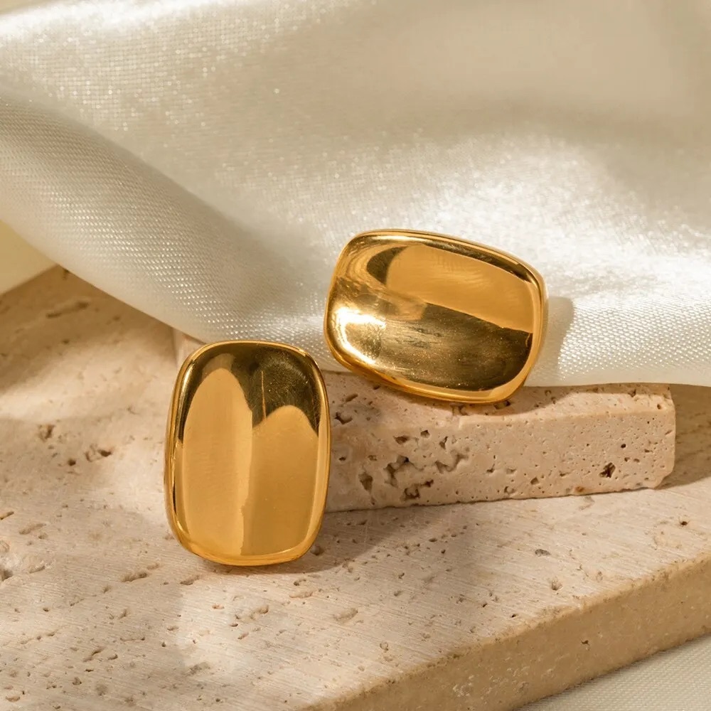 18K Gold Square Earrings*High Gloss Design - Picture 5 of 7